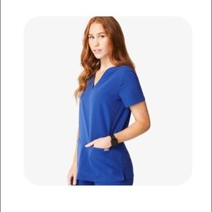 Figs Winning Blue Casma Scrub Top